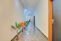 OYO 842418 Rudrax Hotel