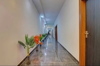 OYO 842418 Rudrax Hotel