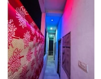 OYO 842420 ROYAL HOTEL