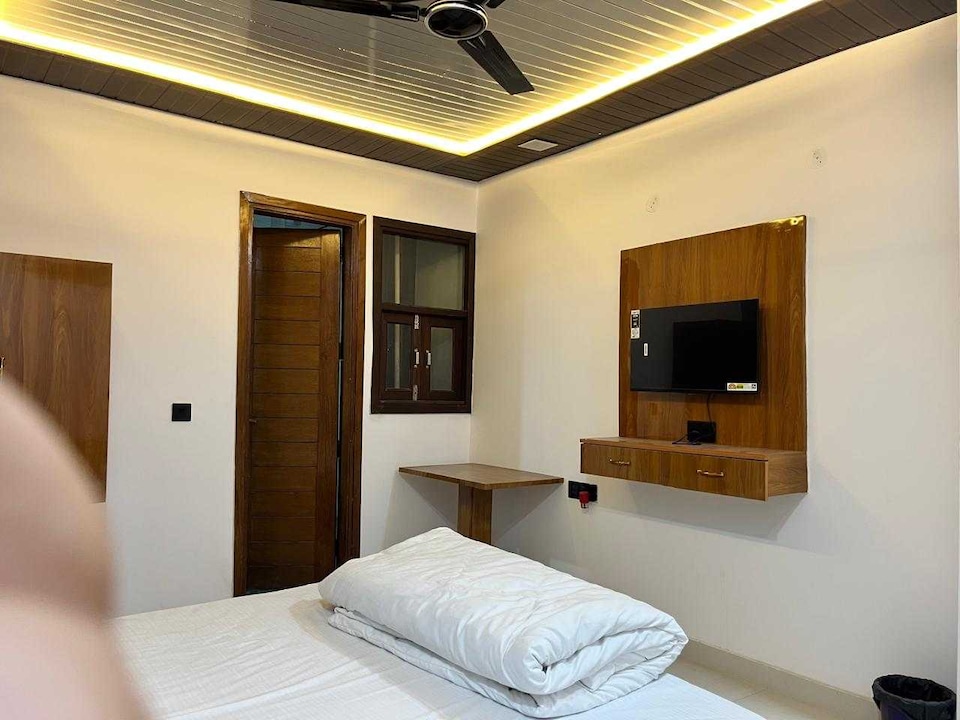 Hotel O Tuesday Suites , Noida City, Noida