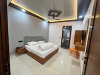 Hotel O Tuesday Suites 