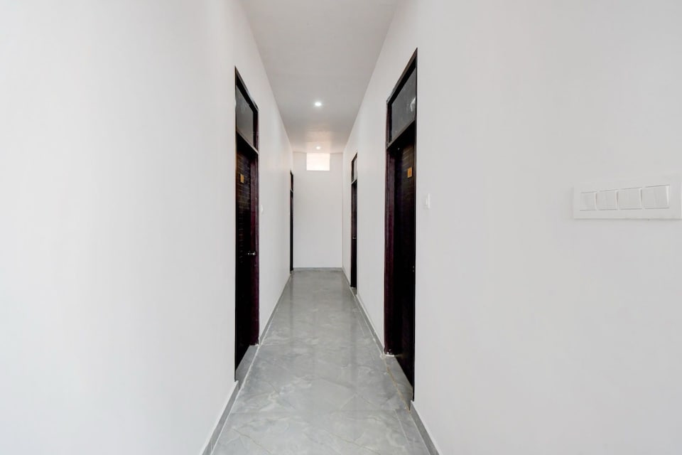 HOTEL O UTKRISHT, Mahanagar Lucknow, Lucknow