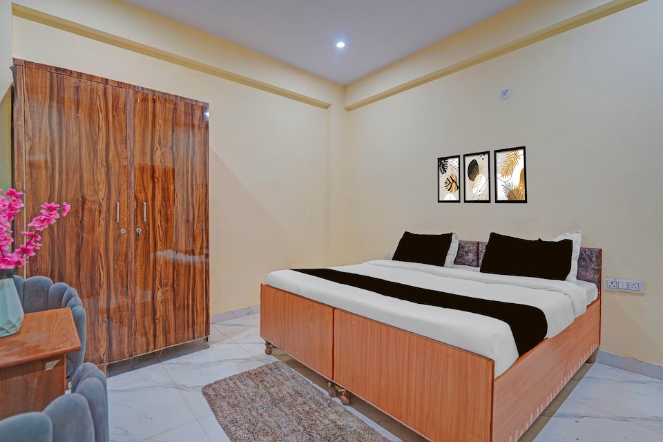 Hotel O RV Hotel, Noida City, Noida