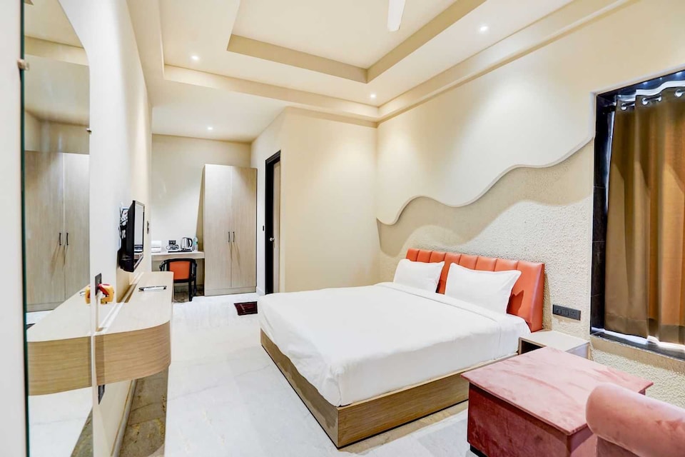 Hotel O RV Hotel, Noida City, Noida