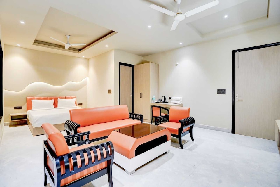 Hotel O RV Hotel, Noida City, Noida