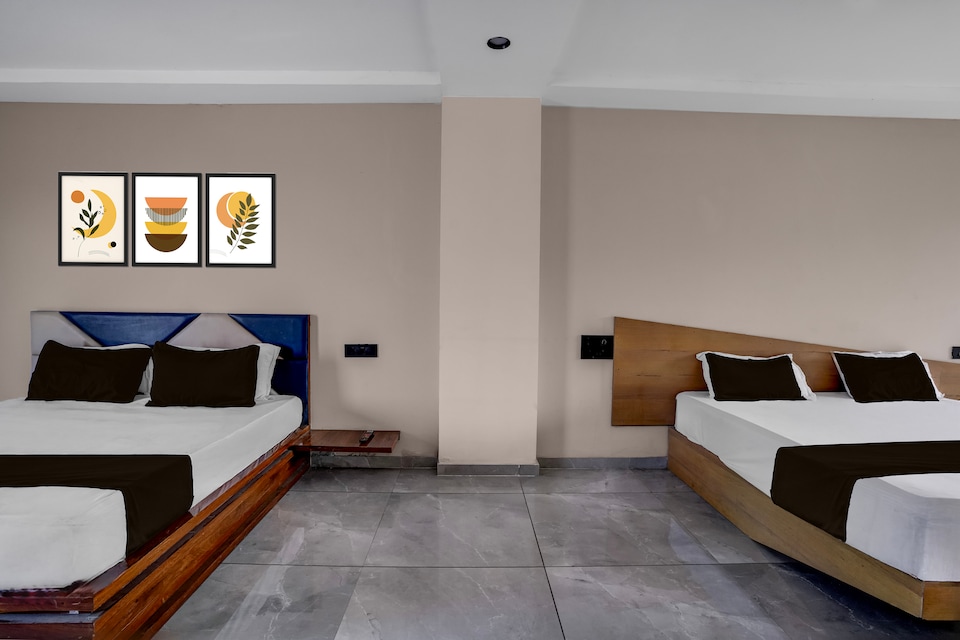 Hotel O Dwarkadhish , Palsana, Surat