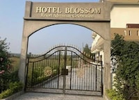 Hotel O Blossom Bhiwapur