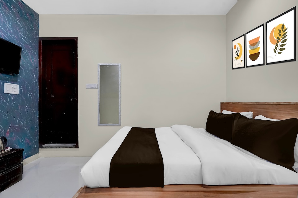  Hotel The Amor INN, Pitampura - Rohini Delhi, Delhi