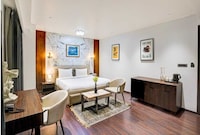 Townhouse Baner Street