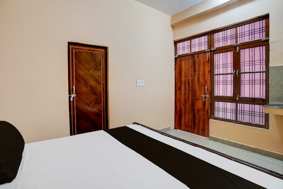 Hotel O The SKY INN, Vikas Nagar Lucknow, Lucknow