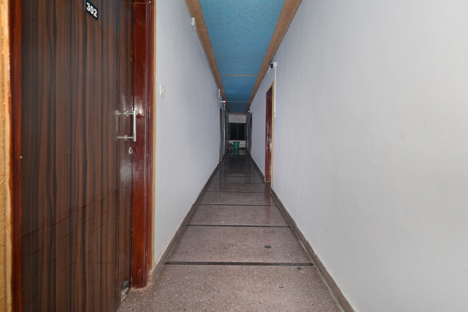 OYO Flagship 13588 Mahaveer International, Godowlia, Varanasi