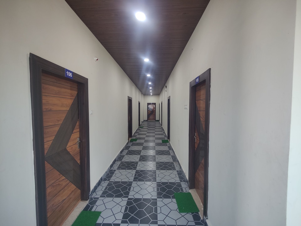 HOTEL O SHRI KRISHNA GRAND, Karimnagar, Karimnagar