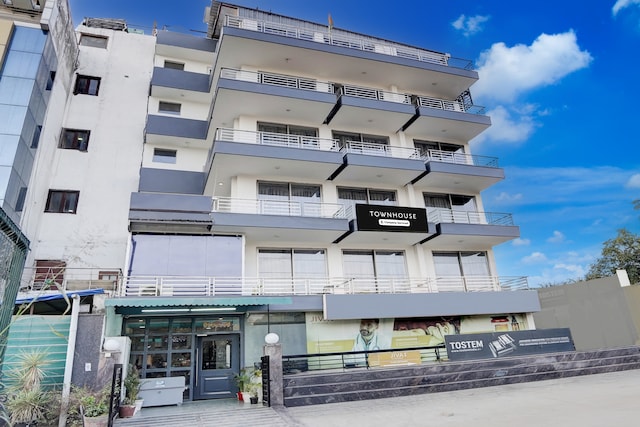 Super Townhouse Sector 39 Gurgaon