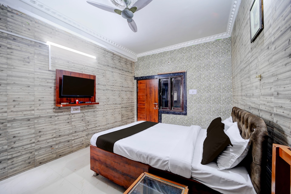 SPOT ON Hotel Silver Moon, Pithampur, Pithampur