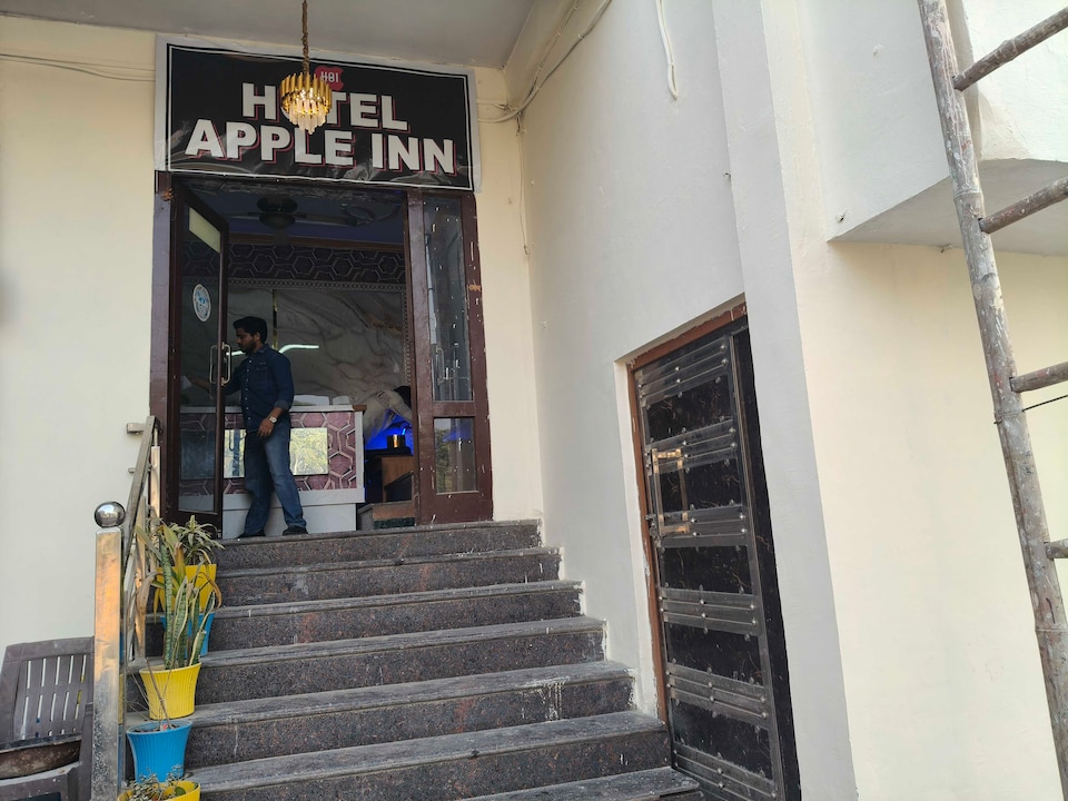  HOTEL O  APPLE INN, Shilpgram, Agra