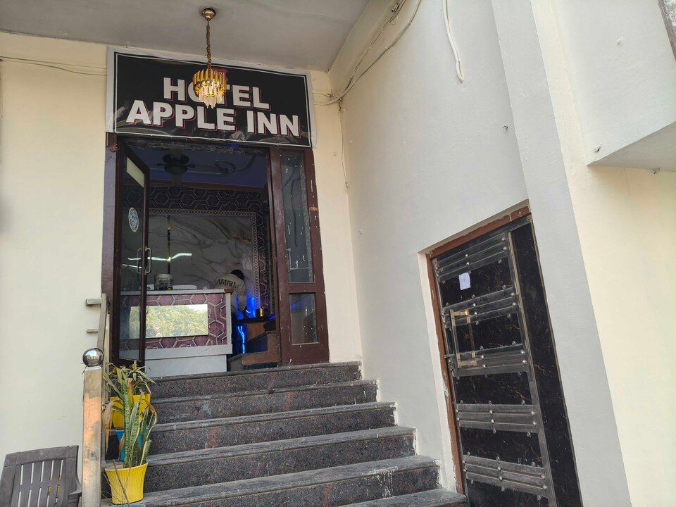  HOTEL O  APPLE INN, Shilpgram, Agra