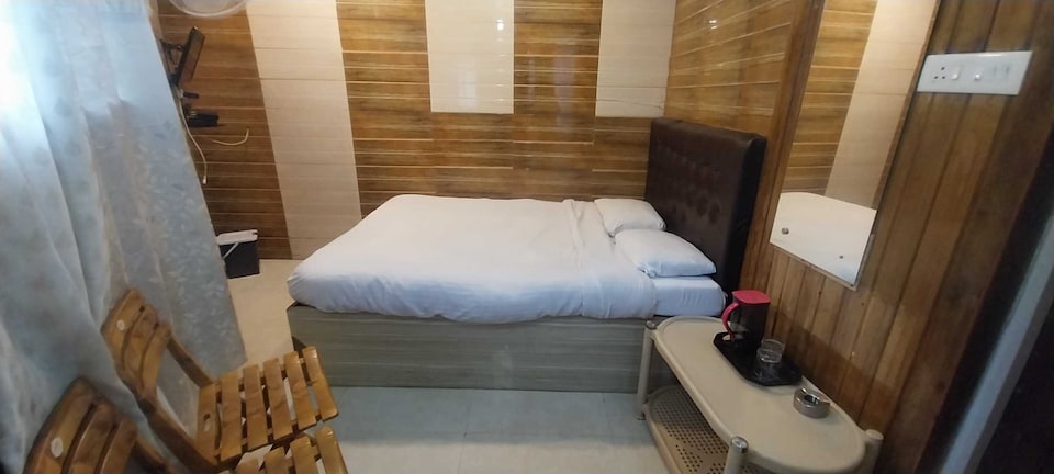 Hotel O Police Bazaar Bus Stand Formerly Shubham Inn, Shillong, Shillong