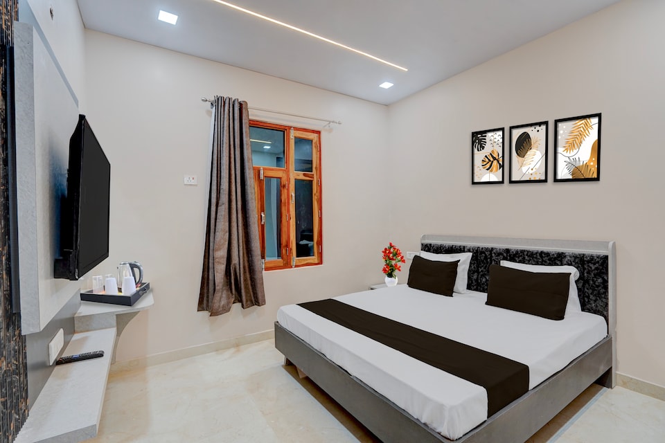 Hotel O NOVA GALAXY HOTEL & BANQUETS , Kanpur Railway Station, Kanpur