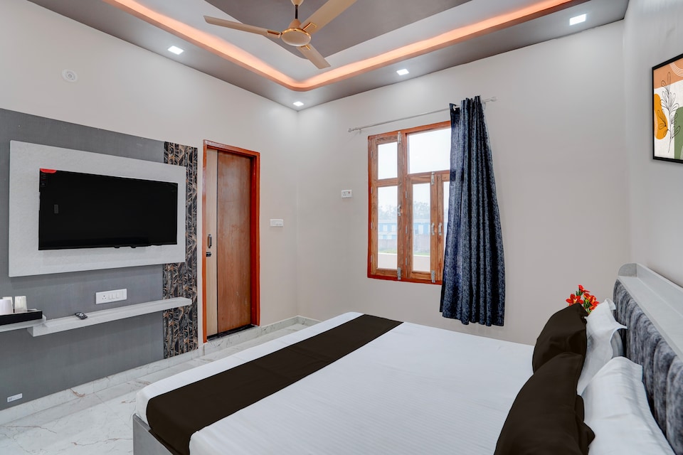 Hotel O NOVA GALAXY HOTEL & BANQUETS , Kanpur Railway Station, Kanpur