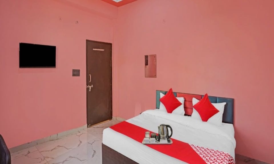 Hotel O Moonville Pusta, Noida City, Noida