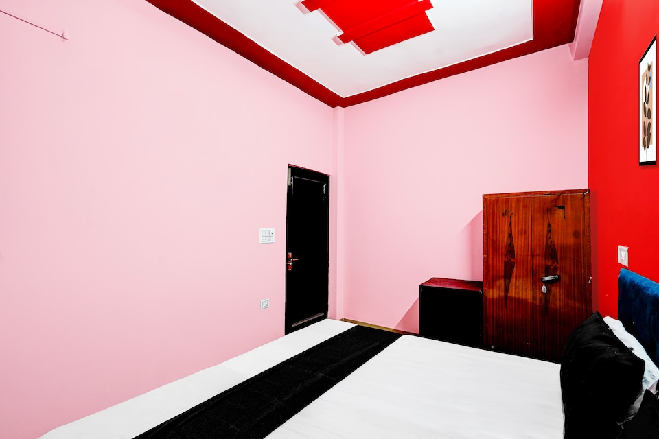 Hotel O Moonville Pusta, Noida City, Noida