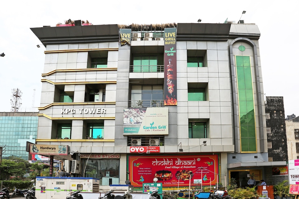 Collection O 13602 Hotel The Town House, Ghaziabad City, Ghaziabad