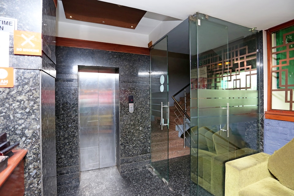 Collection O 13602 Hotel The Town House, Ghaziabad City, Ghaziabad