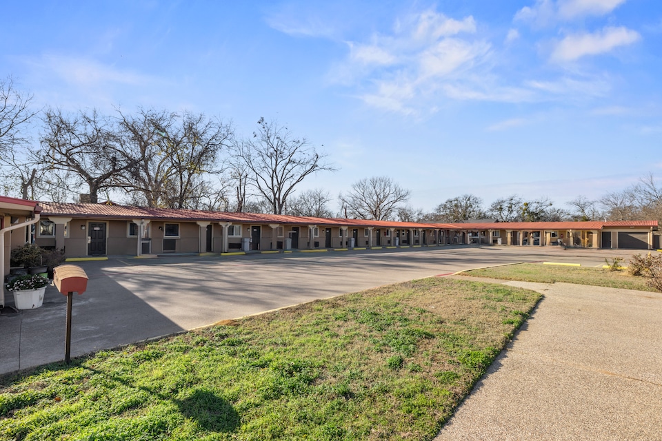 Western Inn by Capital O Cleburne TX, Cleburne, TX, Cleburne, TX