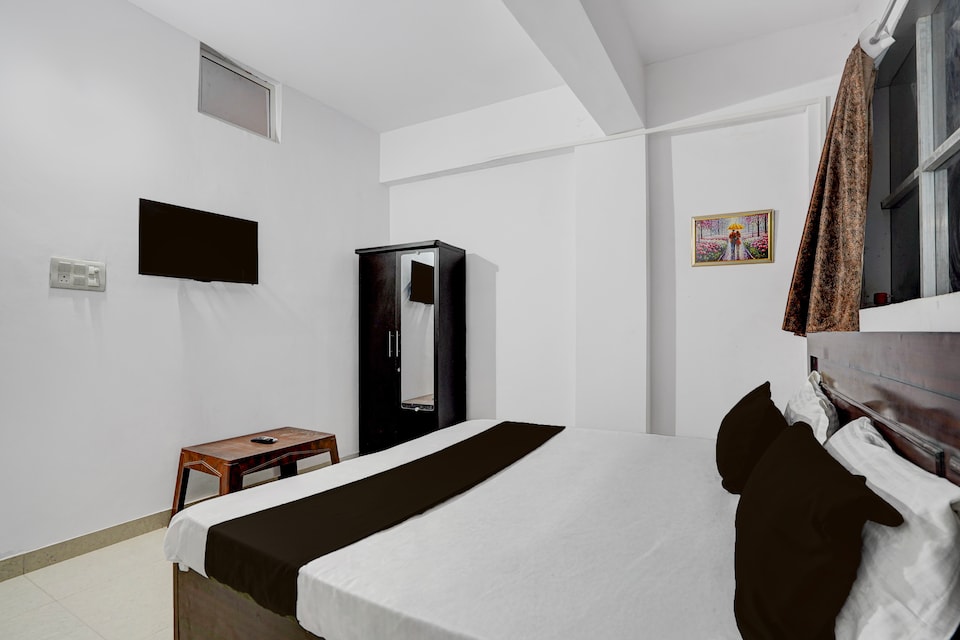 Hotel O Point Co2 Resto & Lodge, Rewa, Rewa