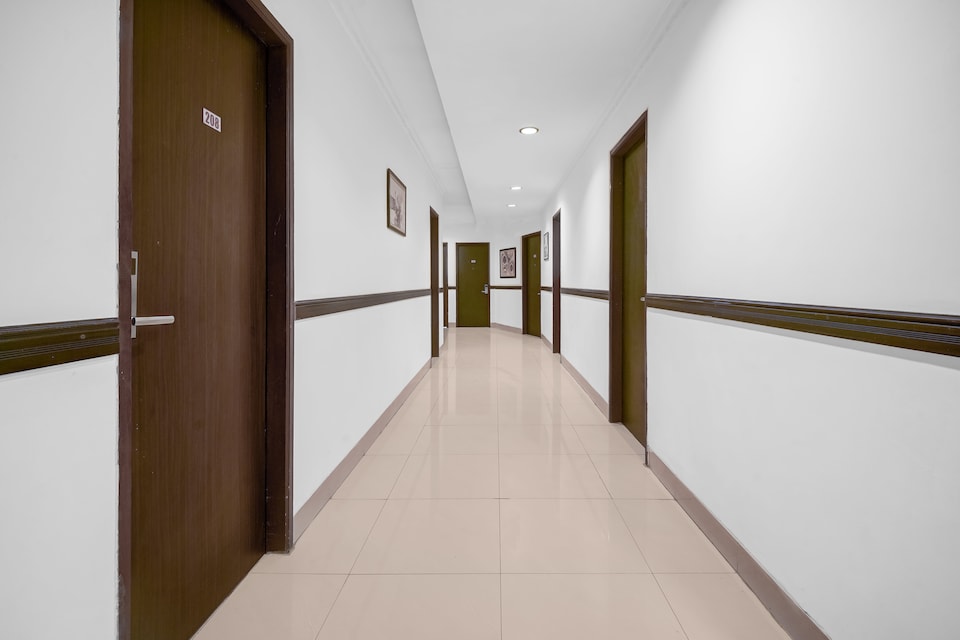 Hotel O near Mall Panakukkang formerly Al-Badar Hotel Syariah, Panakkukang, Makassar
