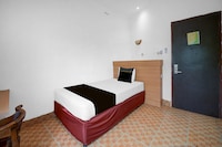 Hotel O near Mall Panakukkang formerly Al-Badar Hotel Syariah