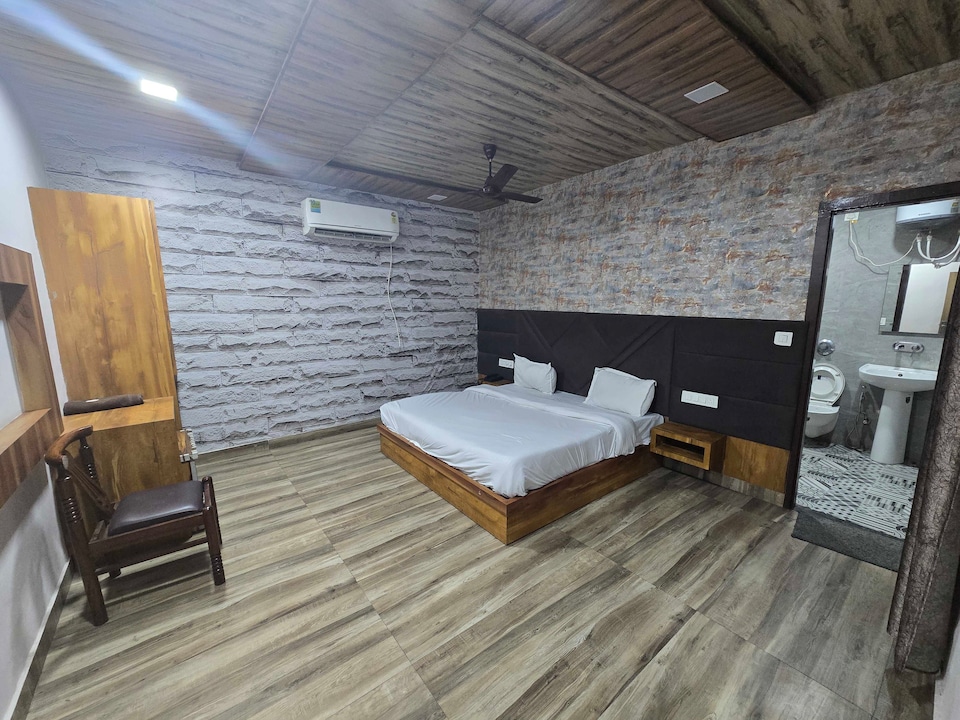 Hotel O Royal Palace , Amritsar Bus Stand, Amritsar