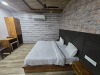 Hotel O Royal Palace 