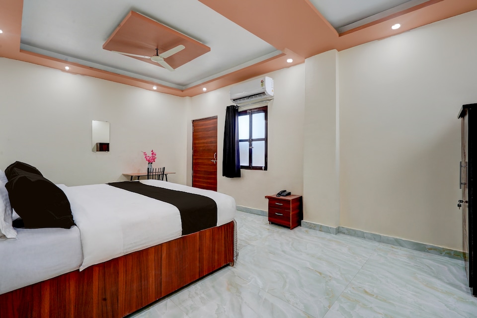 OYO Collection O Kanpur Domestic Airport Formerly Hotel High Point, Kanpur Railway Station, Kanpur