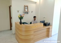 Hotel O V.K Deluxe Rooms