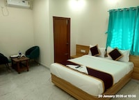 Hotel O V.K Deluxe Rooms