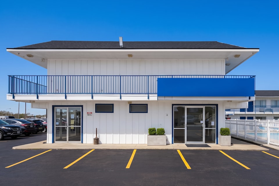 Express Inn Near Columbus Airport, C43110, Columbus OH
