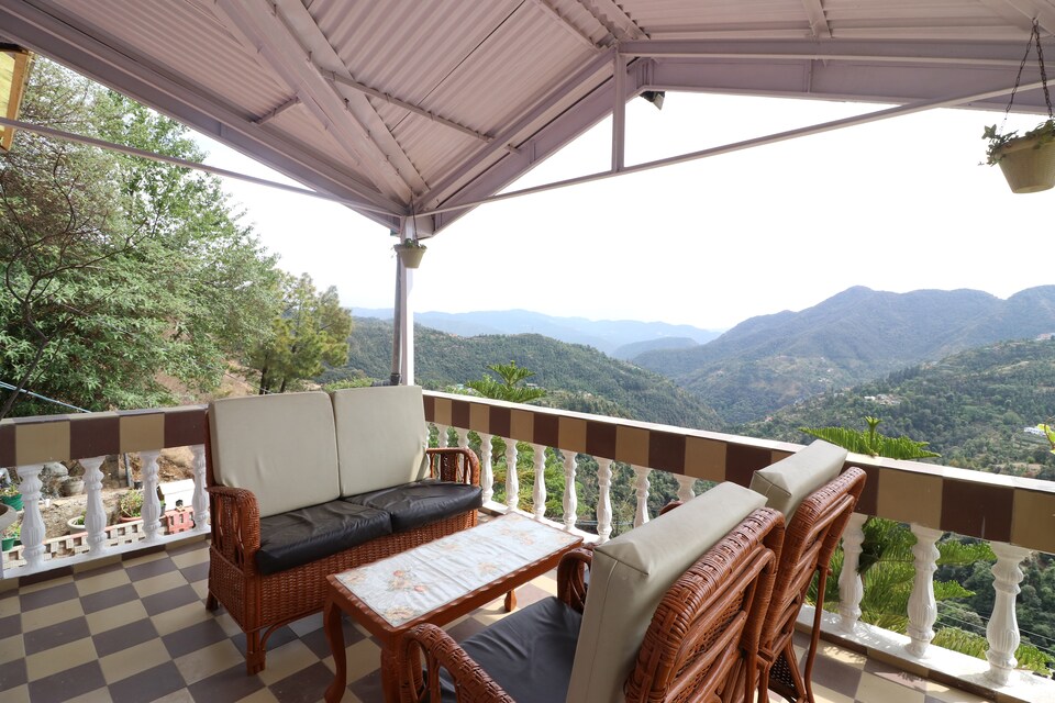 OYO Home 13608 Grand View Suite Shoghi, Shoghi, Shimla