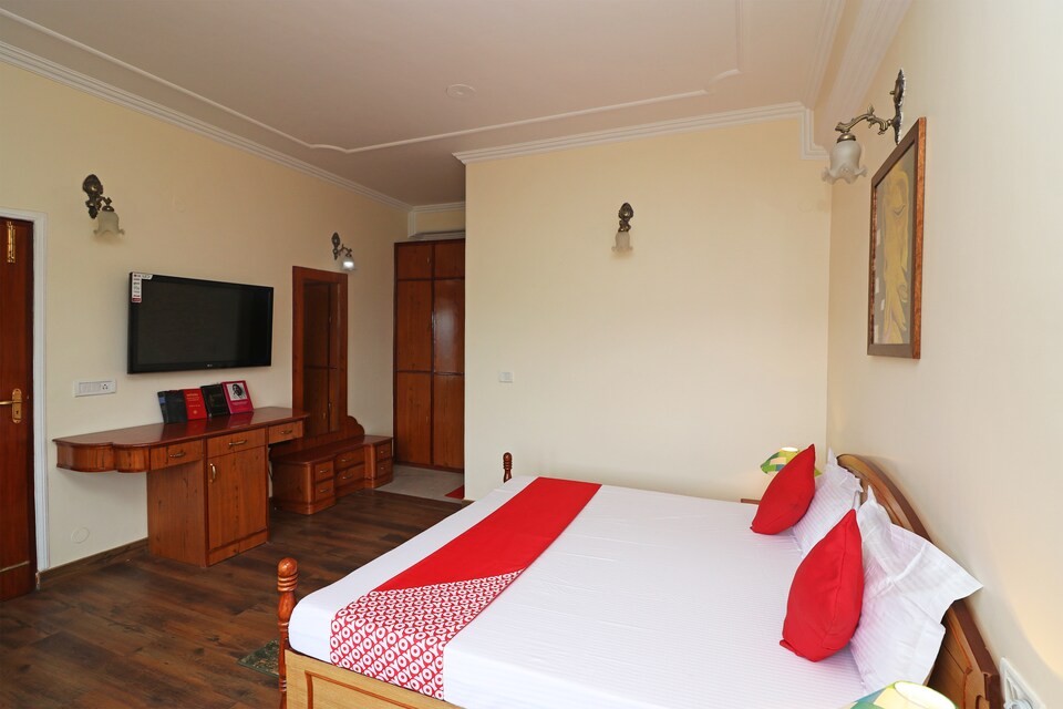 OYO Home 13608 Grand View Suite Shoghi, Shoghi, Shimla