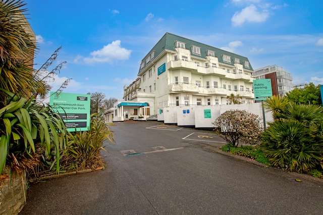 Bournemouth East Cliff by Belvilla