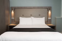 Wrexham Llyndir Hotel