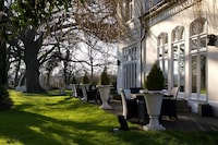 Wrexham Llyndir Hotel