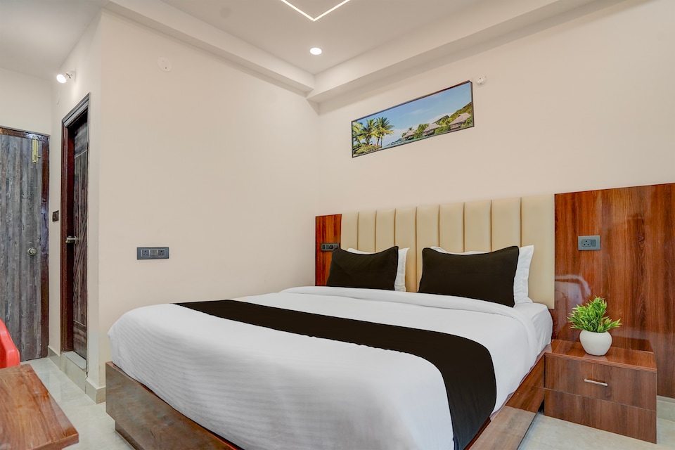 Hotel O Khyaathi Grand, Madhapur, Hyderabad