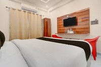 Hotel O Khyaathi Grand