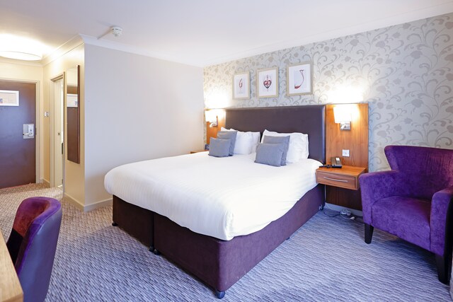 Gloucester Robinswood Hotel By Sunday