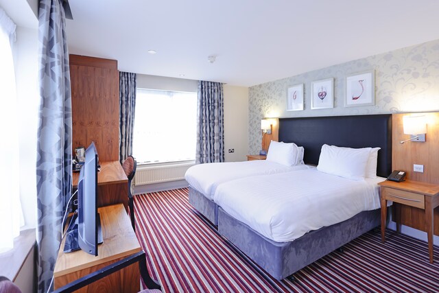 Gloucester Robinswood Hotel By Sunday