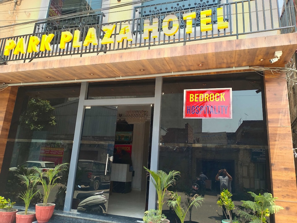 Hotel O Park Plaza, Golden Temple Road Amritsar, Amritsar
