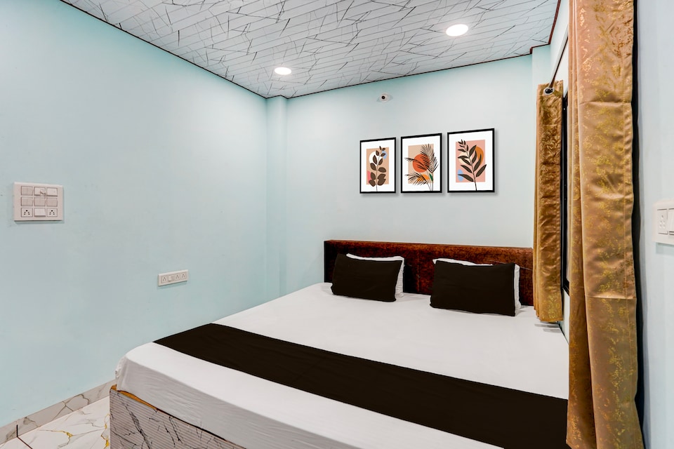 POP 84265E Hotel Mukutdhar Shreenath, Mahakal Temple, Ujjain