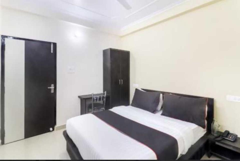 Collection O BHU Campus Formerly Lily Grand , Lanka, Varanasi