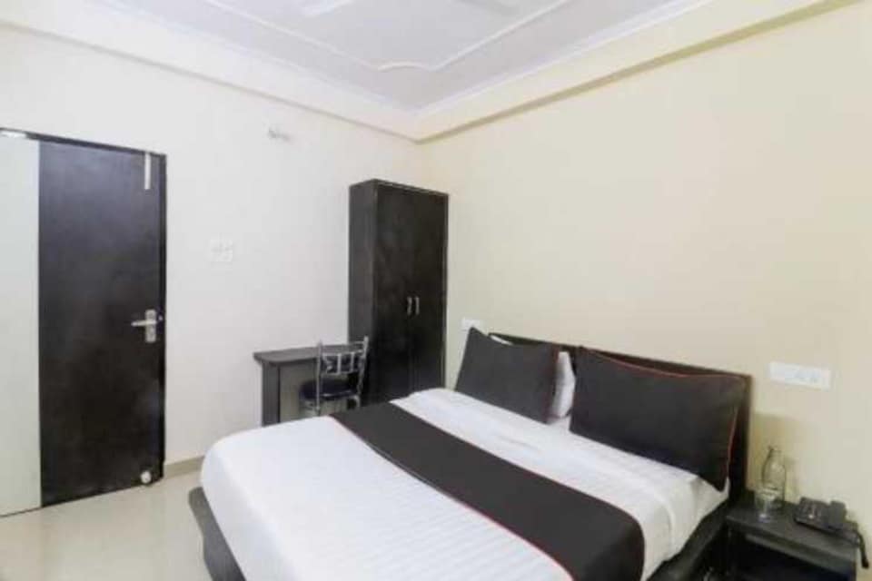 Collection O BHU Campus Formerly Lily Grand , Lanka, Varanasi